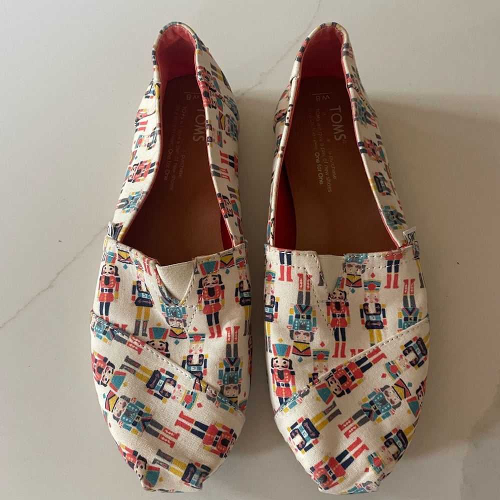Tom’s Nutcracker Alpargata Slip On - Size 8